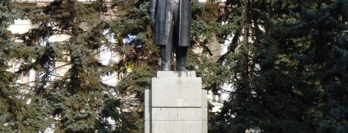 Пам'ятник В.І. Леніну / Lenin monument is one of Памятники Ленину.