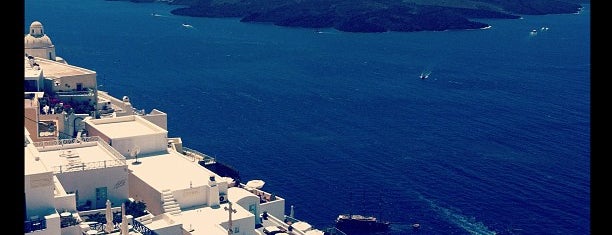 Santorin is one of Dream Places To Go.