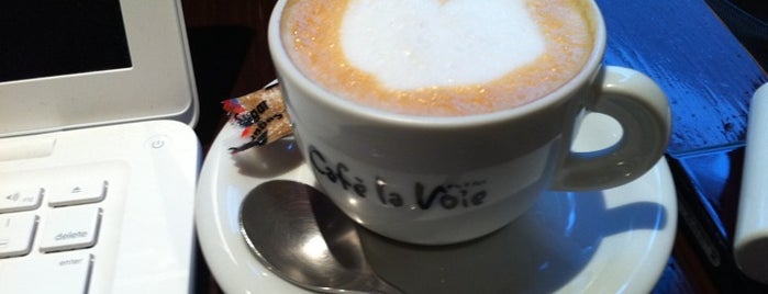 Cafe la Voie is one of 電源＋Wi-Fiがあるカフェ.