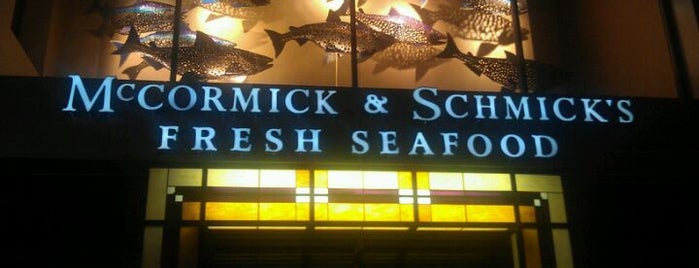 McCormick and Schmicks is one of Orte, die Charles E. "Max" gefallen.
