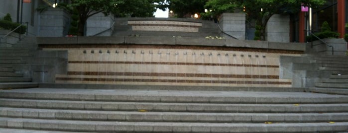 The Harbor Steps is one of Lieux qui ont plu à Jingyuan.