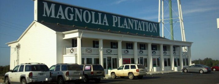 Magnolia Plantation is one of Lizzie'nin Beğendiği Mekanlar.