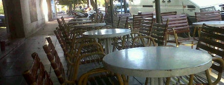 Kalo's is one of «Cafés No Notables».