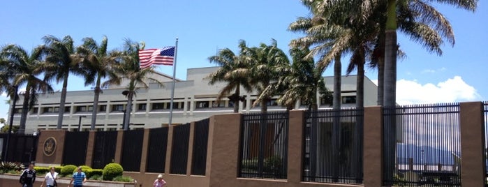 Embajada De Los Estados Unidos is one of Tempat yang Disukai Susan.