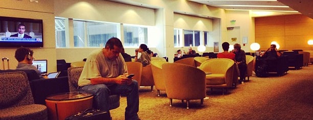 SkyTeam Lounge is one of Lugares favoritos de Alex.