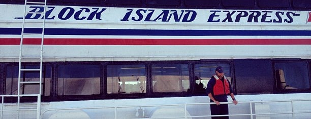 Block Island Express Ferry - New London Terminal is one of Tempat yang Disukai Kerry.