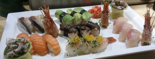 Nama Sushi Bar is one of Posti che sono piaciuti a Adr.