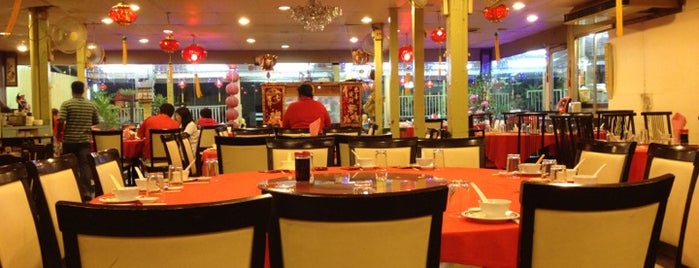 Restaurant Beng Kee 明记生锅海鲜饭店 is one of Kuala Lumpur, Malaysia.