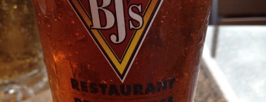 BJ's Restaurant & Brewhouse is one of Nomalicious Places.