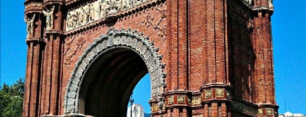 Arco del Triunfo is one of barceloca.