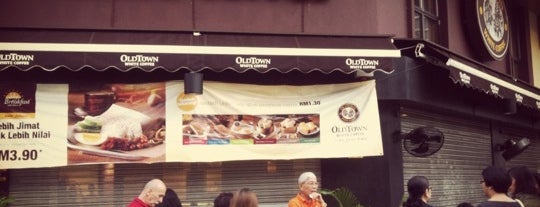 OldTown White Coffee is one of Lugares favoritos de James.