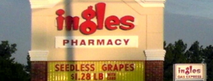 Ingles Market is one of Anthonyさんの保存済みスポット.