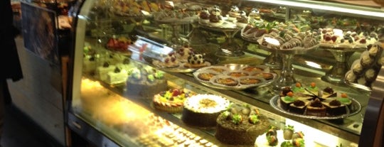 Pastries of Denmark is one of Tempat yang Disukai Kristina.