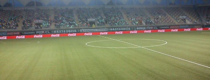 Estadio Bicentenario de La Florida is one of Estadios Primera División de Chile.