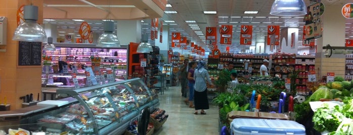 Migros is one of Şakir’s Liked Places.