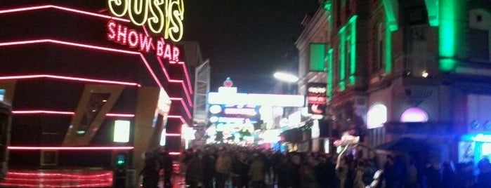 Reeperbahn is one of Hamburg.