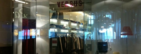 Versace Versus is one of Straits Quay.