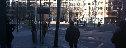 Plaza Zabalburu is one of Orte, die jordi gefallen.