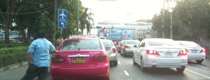 Yommarat Intersection is one of TH-BKK-Intersection-temp1.