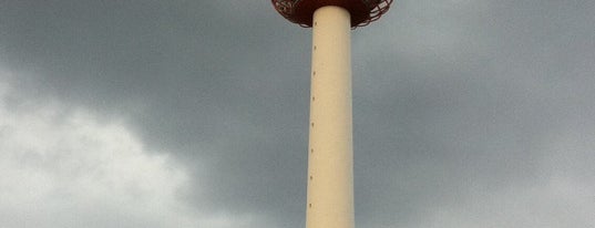 Kyoto Tower is one of 京都の定番スポット　Famous sightseeing spots in Kyoto.