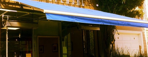 Universal Cafe is one of Locais salvos de Emily.