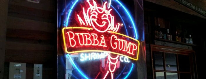 Bubba Gump Shrimp Co. is one of Lugares favoritos de Bradford.