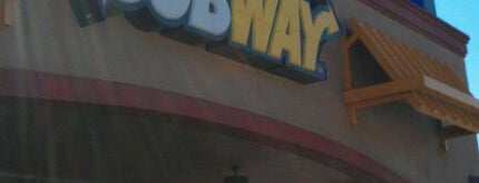 Subway is one of Tempat yang Disukai Annette.