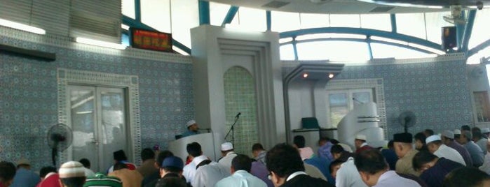 Surau Menara TM Jalan Pantai Baharu is one of Baitullah : Masjid & Surau.