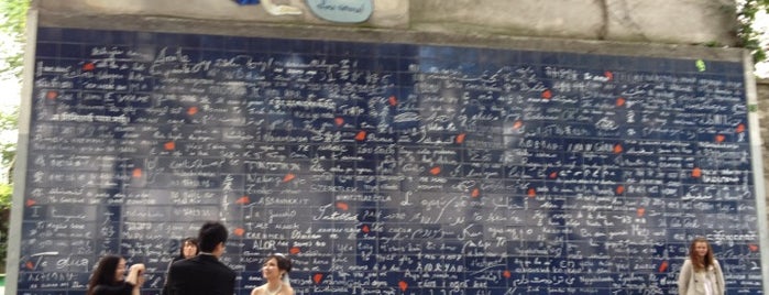 Il Muro di "ti amo" is one of Paris.