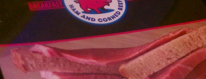 Louie's Ham & Corn Beef is one of Locais salvos de Felicia.
