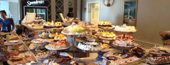 Taxinge slott is one of Bakeries I Want To Go To.
