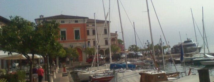 Porto di Gargnano is one of Gardasee.