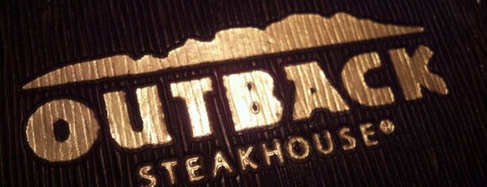 Outback Steakhouse is one of Orte, die Lizzie gefallen.