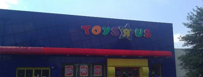 Toys"R"Us is one of Fabianさんのお気に入りスポット.