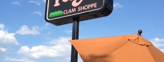 Tony's Clam Shop is one of Tempat yang Disukai Graham.