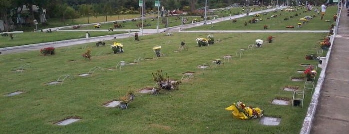Cemitério Parque Morada da Paz is one of Tempat yang Disukai Alberto Luthianne.