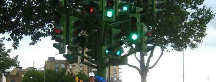 Traffic Light Tree is one of Lieux qui ont plu à Foodman.