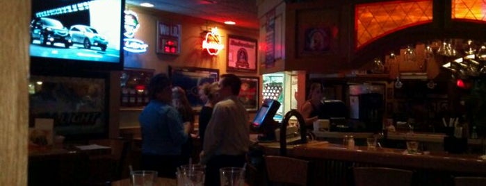 Applebee's Grill + Bar is one of Justin : понравившиеся места.