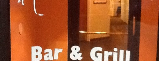 Arizona's Restaurant & Lounge is one of Lugares favoritos de Jeremy.