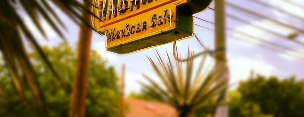 Habanero Mexican Cafe is one of Locais curtidos por Travis.