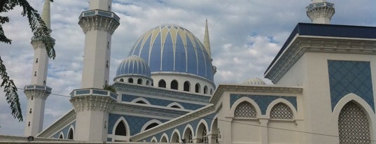 Masjid Sultan Ahmad Shah is one of Masjid Negara, Negeri & Wilayah Persekutuan.