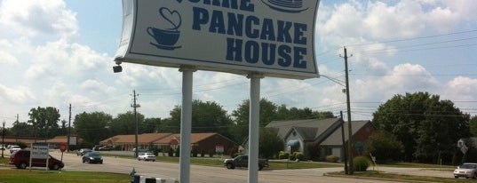 Lincoln Square Pancake House - Greenwood is one of Danielさんのお気に入りスポット.