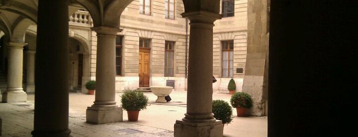 Hôtel de Ville de Genève is one of Discover Geneva.