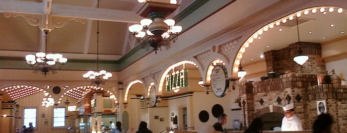 Boardwalk Pizza & Pasta is one of Disneyland Resort.