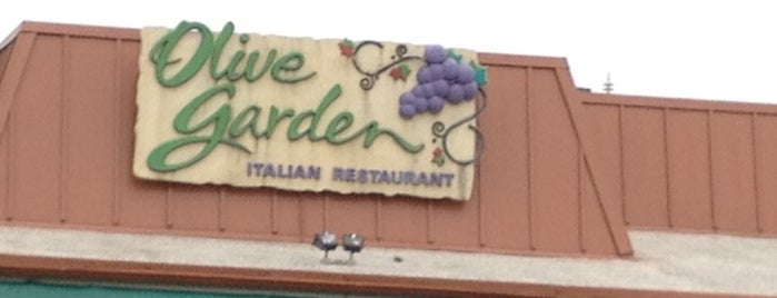 Olive Garden is one of Locais curtidos por Josh.