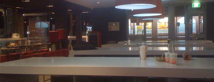 McDonald's is one of Lieux qui ont plu à Kris.