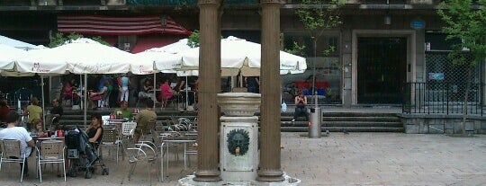 Plaza de Miguel de Unamuno is one of Locais curtidos por Daniele.