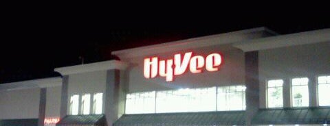 Hy-Vee is one of สถานที่ที่ set ถูกใจ.