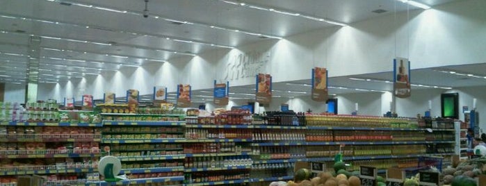Supermercado Cidade Canção is one of Tempat yang Disukai Luiz.