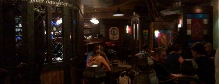 Cook Pub is one of Lugares favoritos de Di.